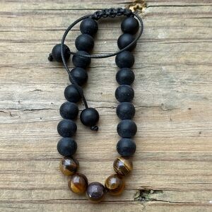 NWOT Black Matte Onyx Natural Stone Beaded Men’s Bracelet Tiger Eye Adjustable